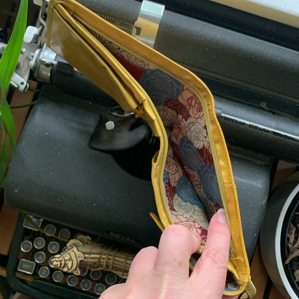 HOBO Crossbody Wallet - Picture 4 of 7